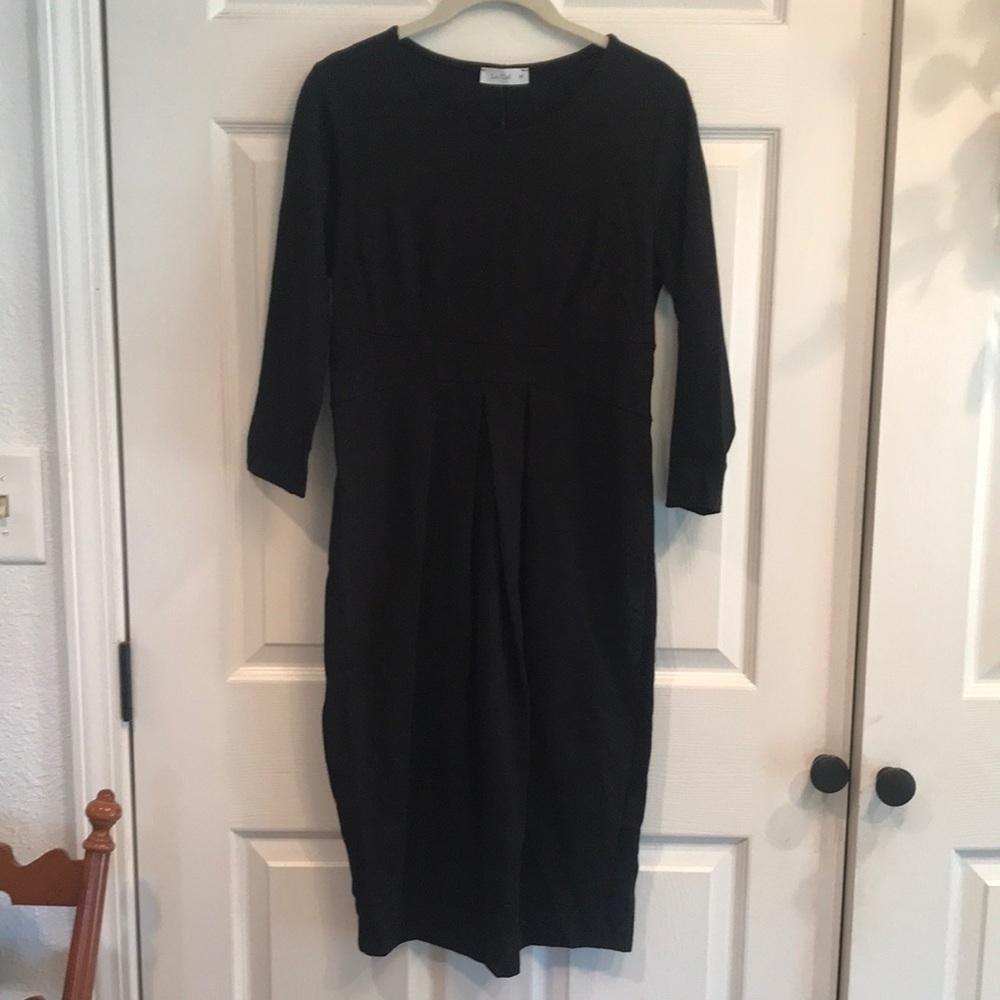 La Clef brand size M pullover midi length dress with stretch fabric- NWT
